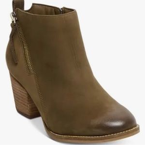 Taupe nubuck booties